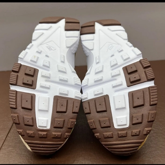 NIKE NEW Harachi Run - Picture 7 of 8